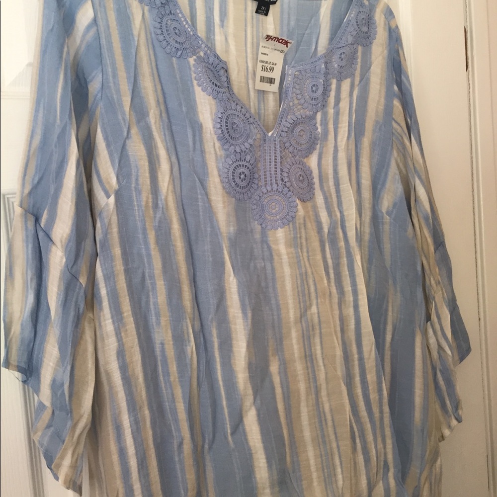 Women’s 2X top